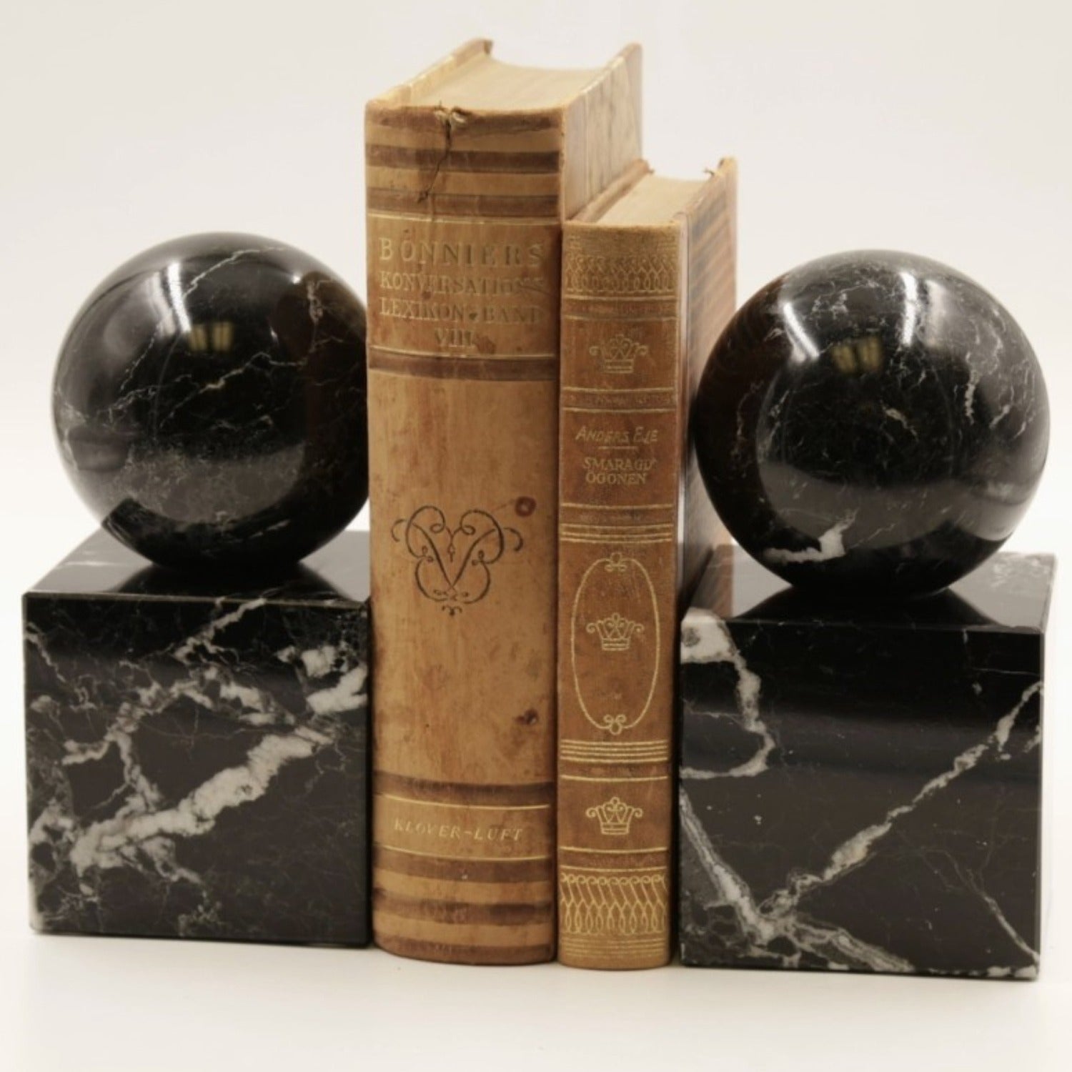 | #Finishes--Black&WhiteMarblePolished