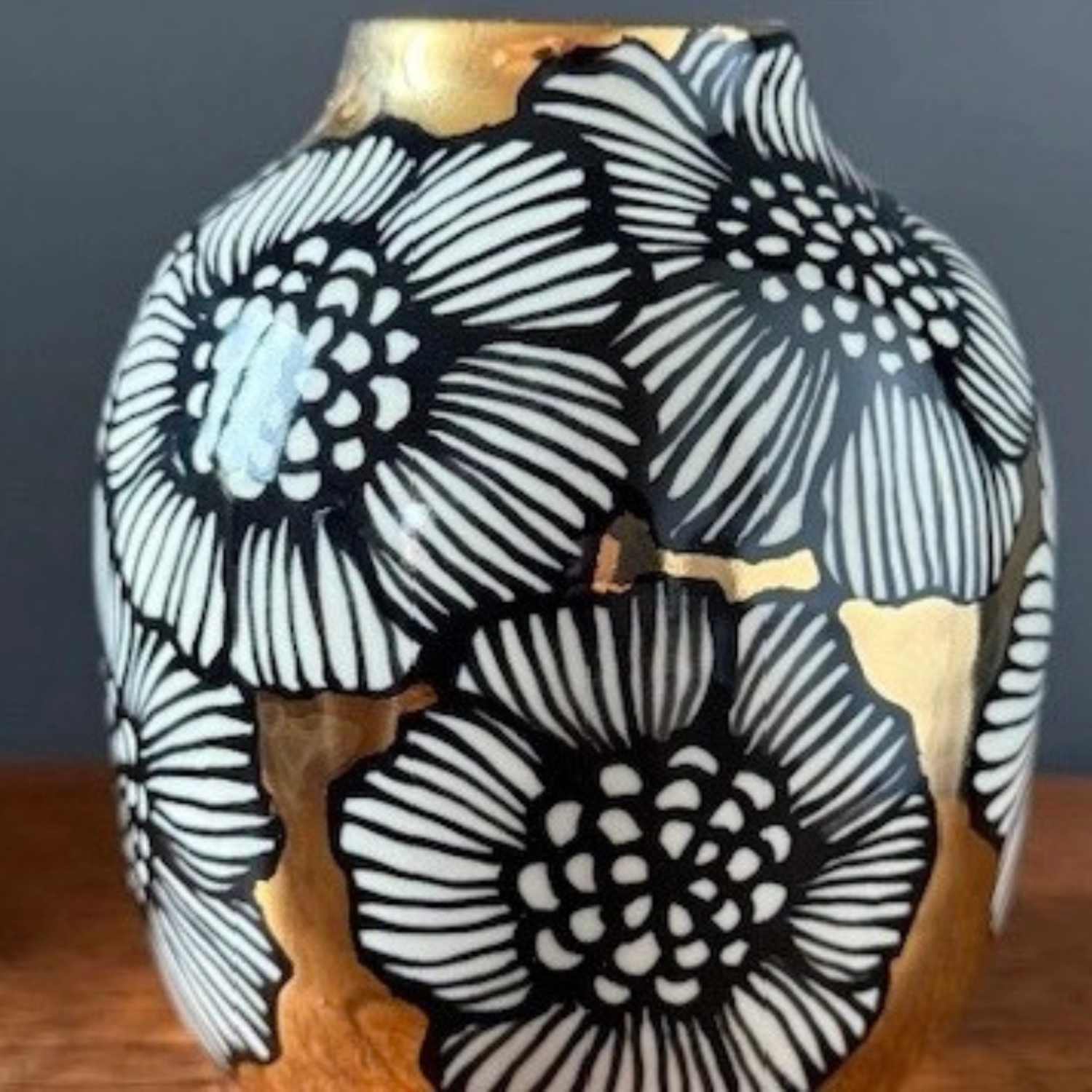 Ceramic Flowers Gold Bud Vase with 22K - Medium